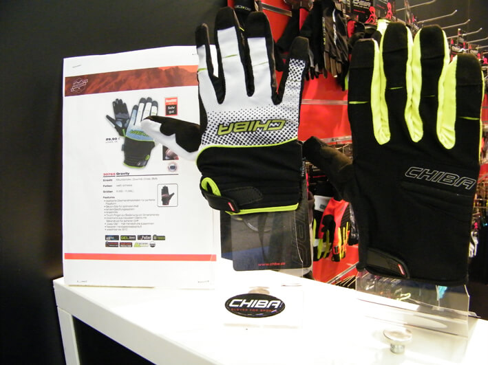 Chiba-Neuheiten-2016-Fahrradhandschuhe-ZEG-Show Chiba Fahrradhandschuhe auf dem Messestand
