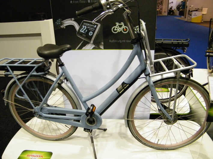 Sparta-Z.E.G-Show-2016-Neuheiten-Urban-E-bikesPedelec-e-Bike-Retro-City-Bike. Retro Pedelec in Blaumatt von Sparta